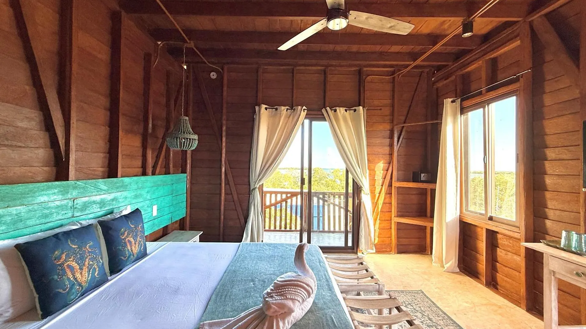 Krak Inn Holbox - Eco-Friendly & Pet-Friendly Hotel Mexico